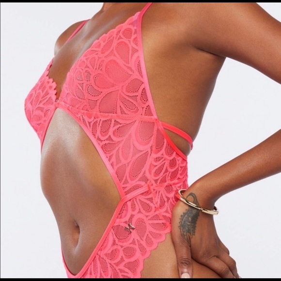 Savage X Fenty Savage Not Sorry Lace Bodysuit size medium - Picture 2 of 9